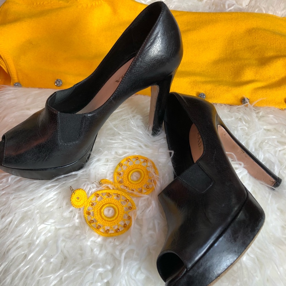 Peep Toe Prada Pumps